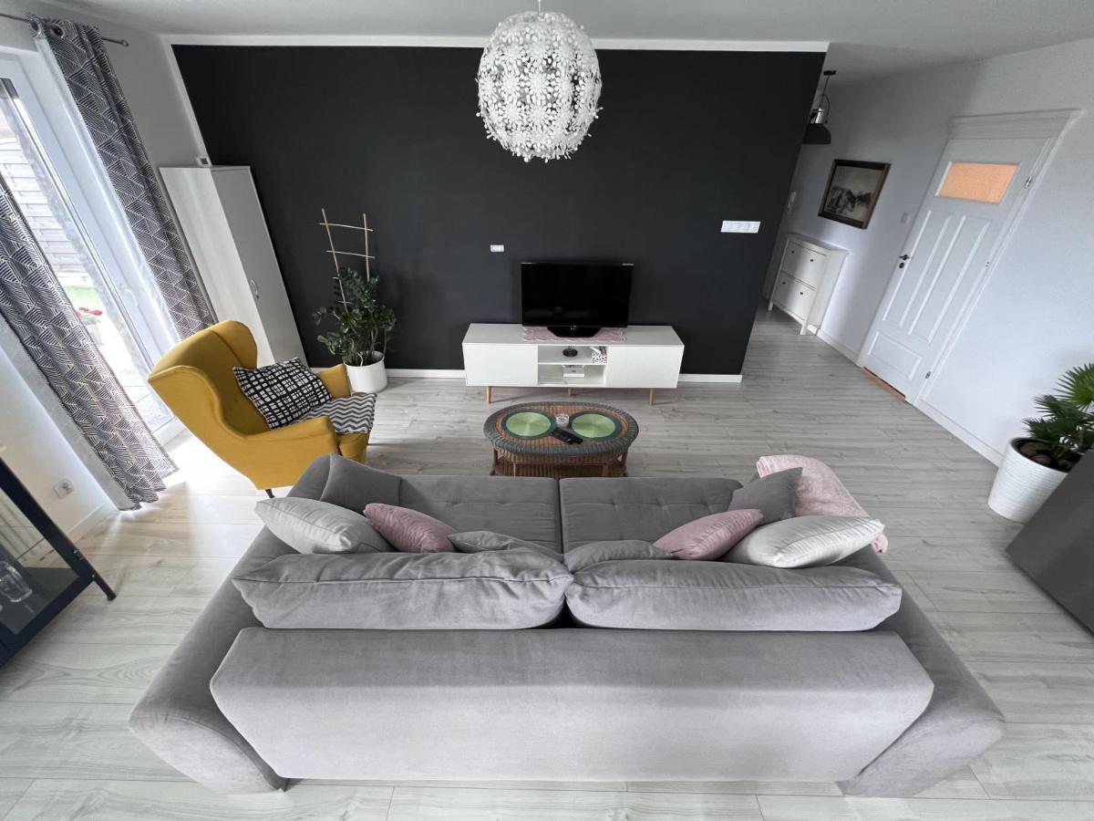 Apartament Z Tarasem Na Osiedlu Rakownica Jelenia Gora Exterior photo
