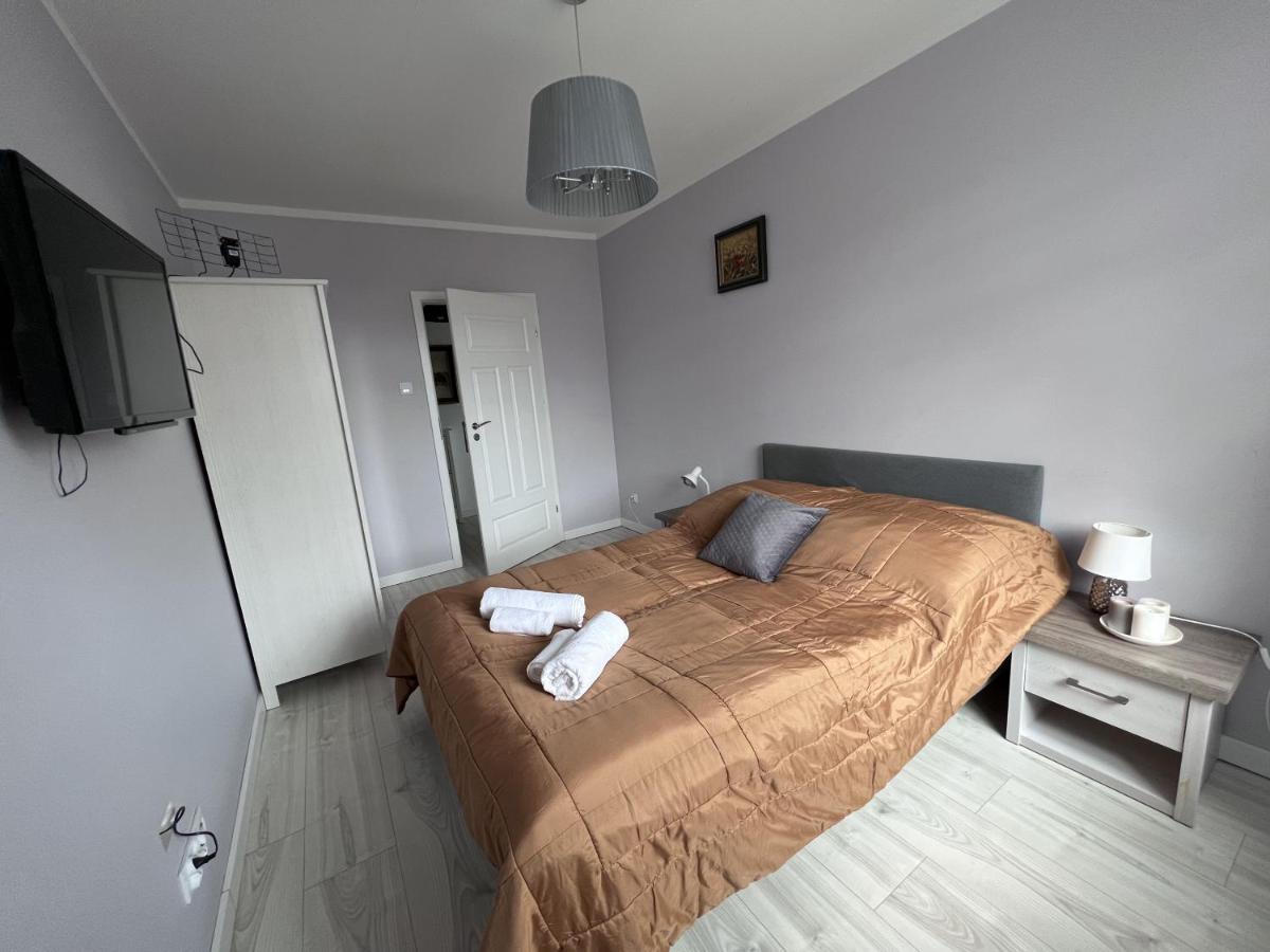Apartament Z Tarasem Na Osiedlu Rakownica Jelenia Gora Exterior photo
