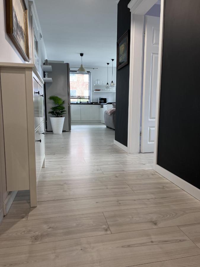 Apartament Z Tarasem Na Osiedlu Rakownica Jelenia Gora Exterior photo