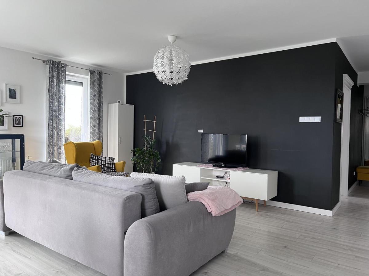 Apartament Z Tarasem Na Osiedlu Rakownica Jelenia Gora Exterior photo